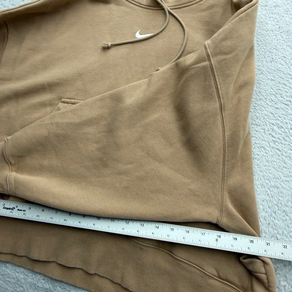 Nike sportswear essential